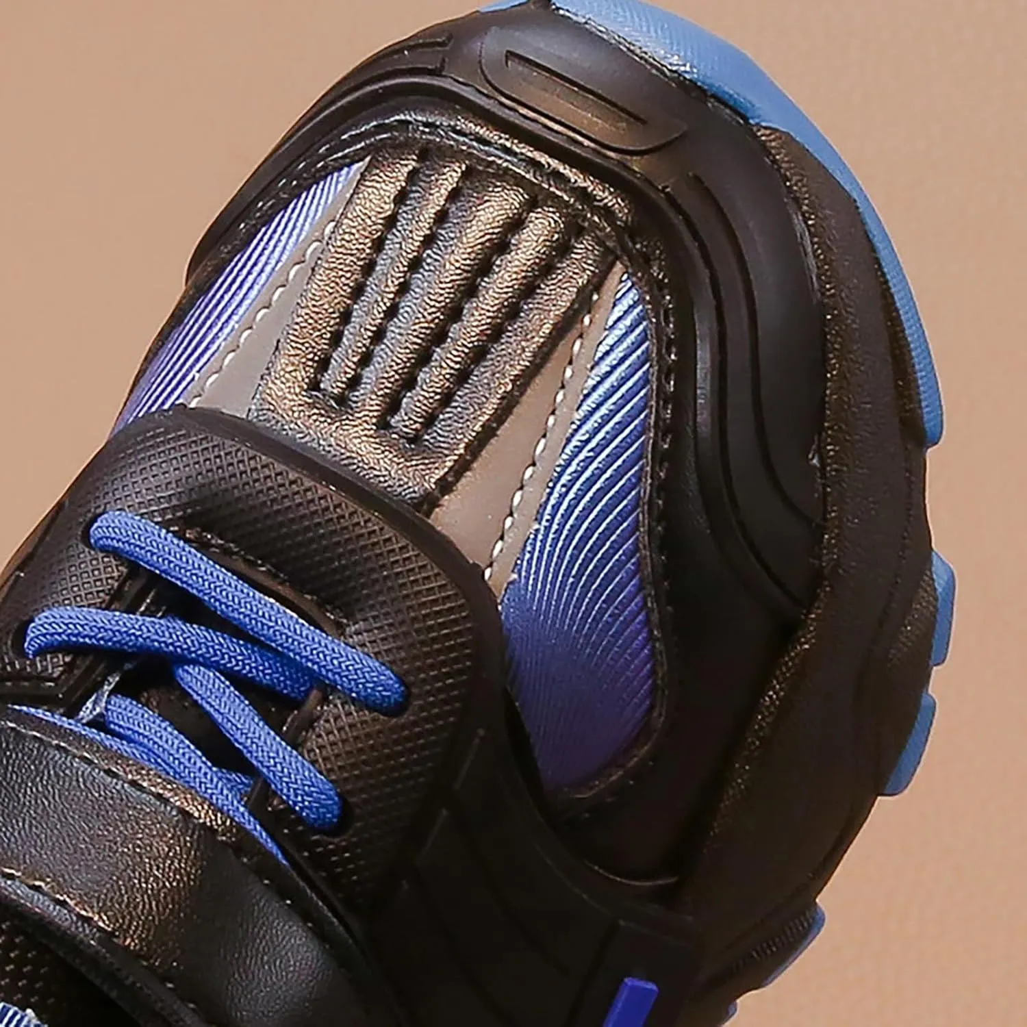 Kids Lightweight Hiking Boots Boys Girls Outdoor Warm Walking Climbing Sneakers Comfortable Light up Shoes Kids Girls