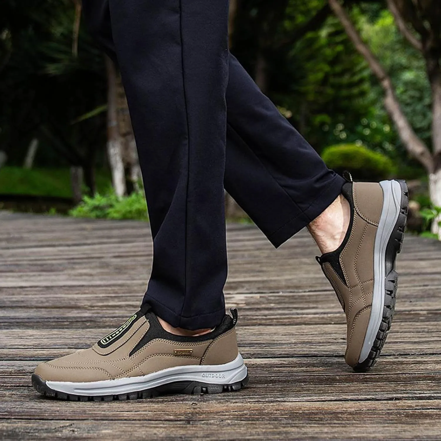 Men's Sneakers Breathable Sports Shoes for Hiking and Climbing Outdoor Footwear Ideal for Spring Activities