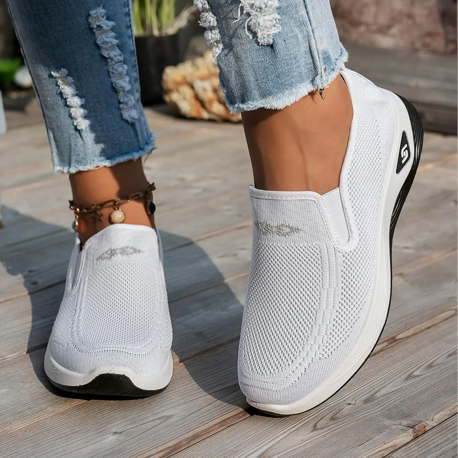 Slip On Sneakers Women Breathable Mesh Slip On Walking Shoes Comfortable Nurse Shoes Lightweight Loafers Drving Tennis Shoe for Women Men Jogging Athletics Sneakers