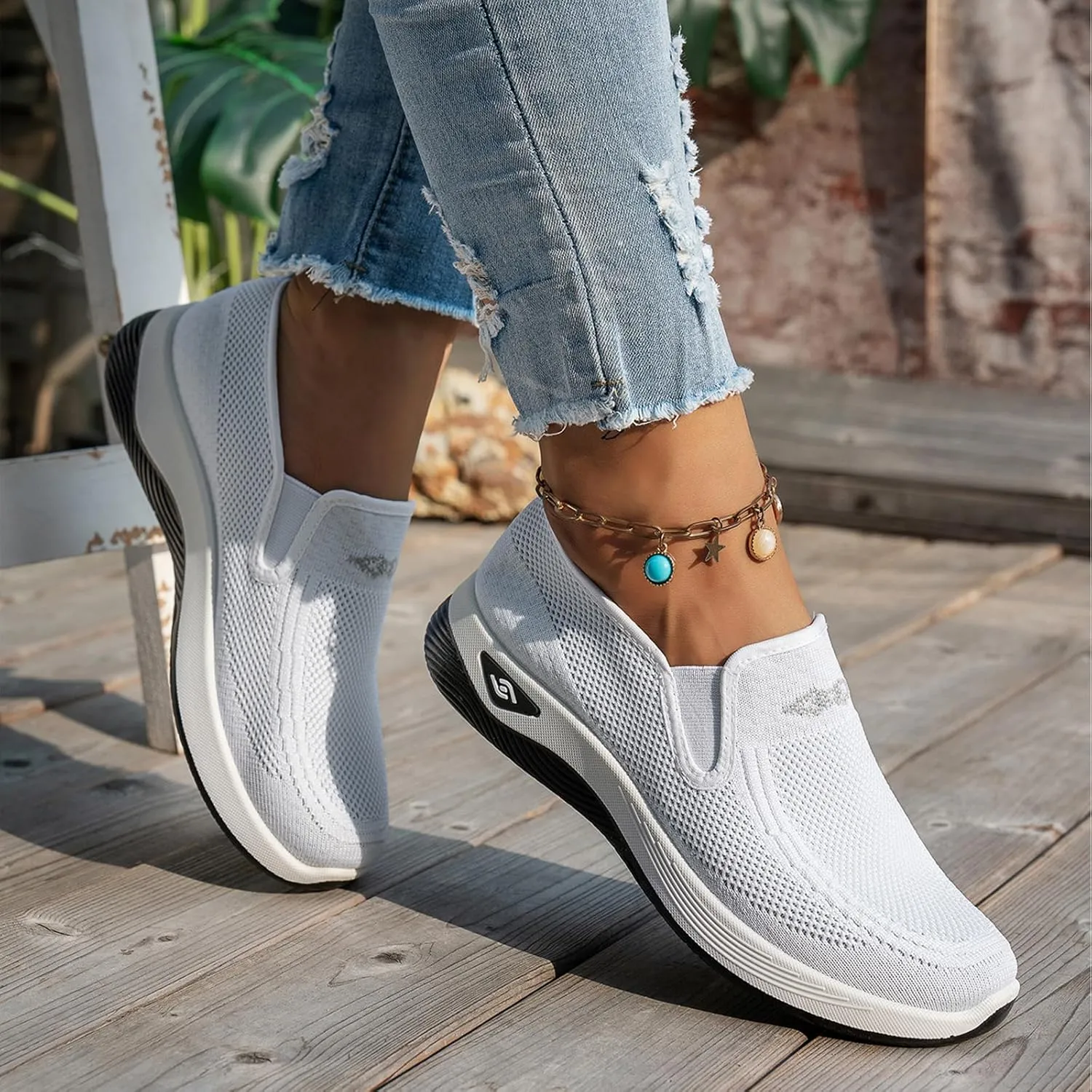 Slip On Sneakers Women Breathable Mesh Slip On Walking Shoes Comfortable Nurse Shoes Lightweight Loafers Drving Tennis Shoe for Women Men Jogging Athletics Sneakers
