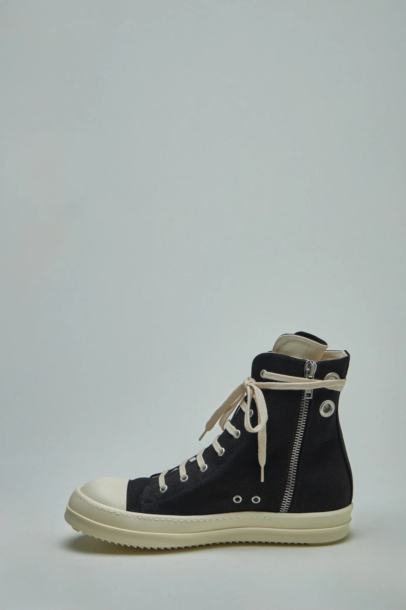 Sneaks