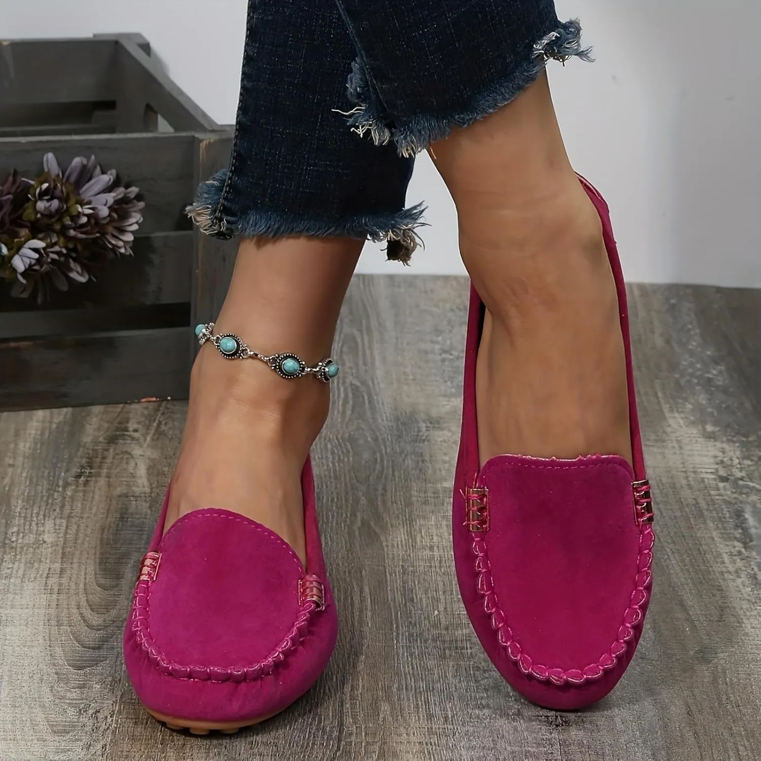 Women's Comfort Leather Penny Loafers Classic Slip On Shoes Breathable Driving Shoes Lightweight Walking Flats Casual Nurse Shoe Dressy Work Travel Sneakers