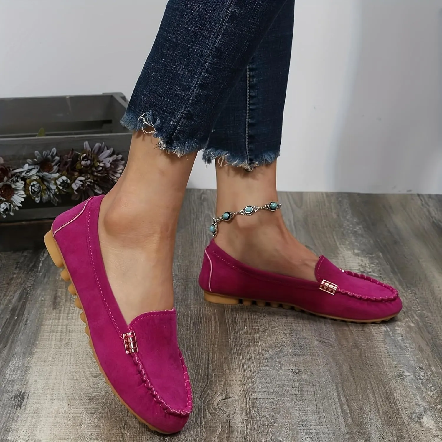 Women's Comfort Leather Penny Loafers Classic Slip On Shoes Breathable Driving Shoes Lightweight Walking Flats Casual Nurse Shoe Dressy Work Travel Sneakers
